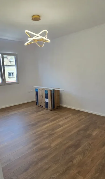 Tirane, shitet apartament 1+1 , 59 m² 140.000 € 