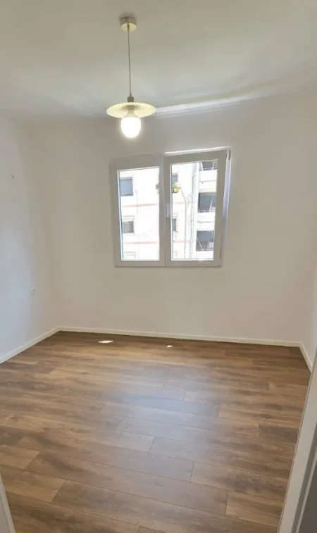 Tirane, shitet apartament 1+1 , 59 m² 140.000 € 