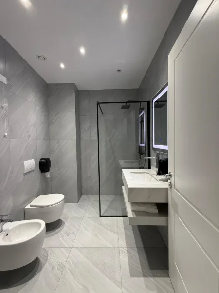 Tirane, shitet apartament 2+1 Kati 9, 124 m² 555.000 € (Liqeni Artificial)