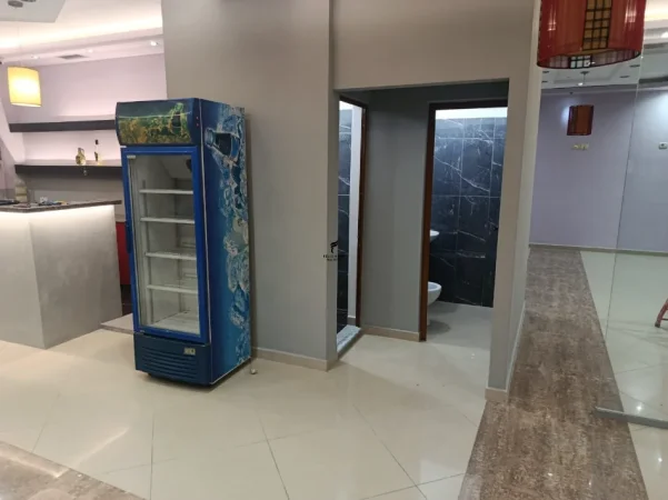 Tirane, jepet me qera lokal Kati 1, 120 m² 500 € (KODRA E PRIFTIT)