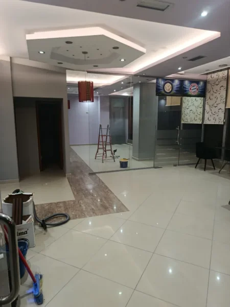 Tirane, jepet me qera lokal Kati 1, 120 m² 500 € (KODRA E PRIFTIT)