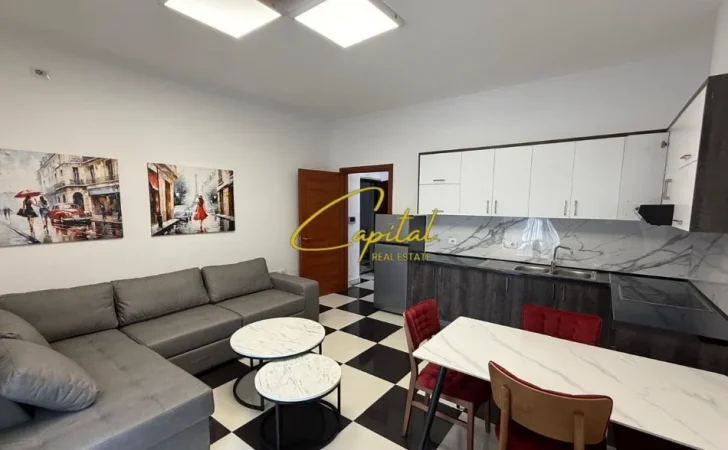 Tirane, jepet me qera apartament 1+1 Kati 1, 70 m² 600 € (XHAMLLIKU)