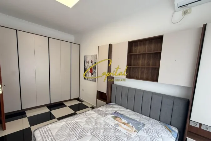 Tirane, jepet me qera apartament 1+1 Kati 1, 70 m² 600 € (XHAMLLIKU)