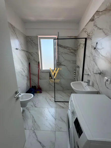 Tirane, jepet me qera apartament 2+1+Ballkon Kati 3, 100 m² 520 € (PASKUQAN)