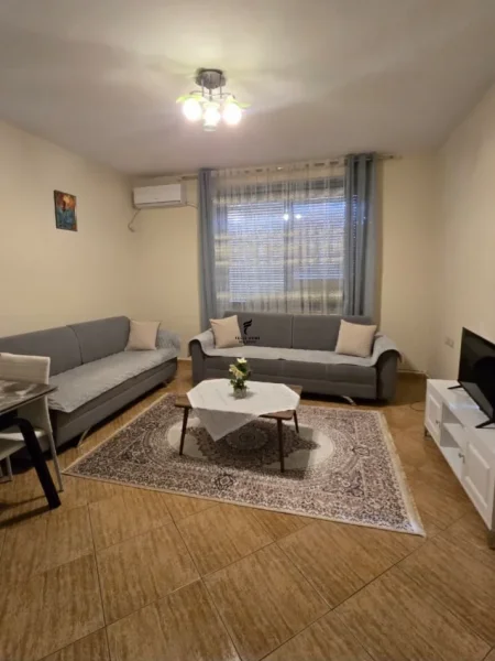 Tirane, jepet me qera apartament 2+1 Kati 5, 105 m² 800 € (RRUGA E KOSOVAREVE)