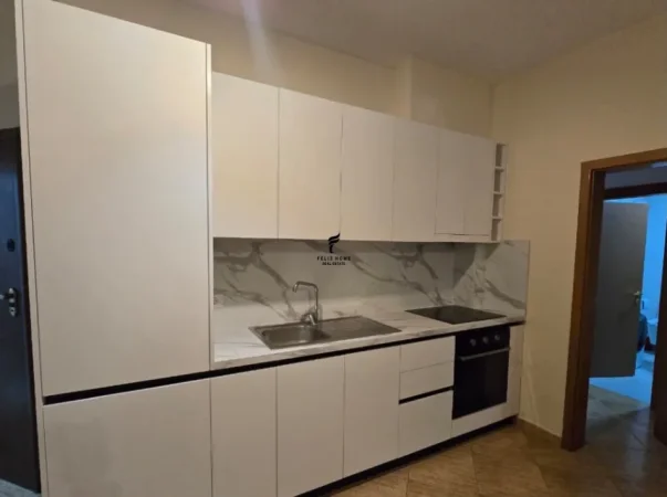Tirane, jepet me qera apartament 2+1 Kati 5, 105 m² 800 € (RRUGA E KOSOVAREVE)