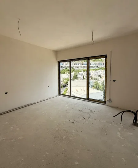 Tirane, shitet apartament 3+1 , 213 m² 365.650 € 