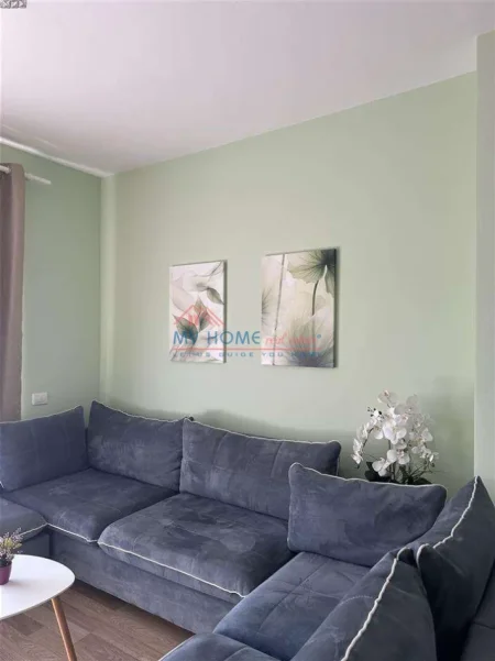 Tirane, jepet me qera apartament 1+1+Ballkon Kati 3, 66 m² 700 € (Qender)