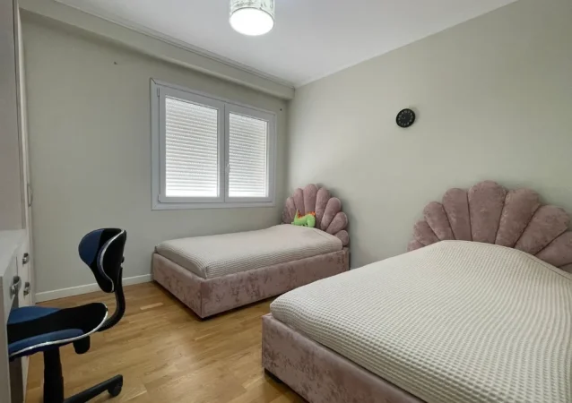 Tirane, shitet apartament 3+1 , 180 m² 360.000 € 