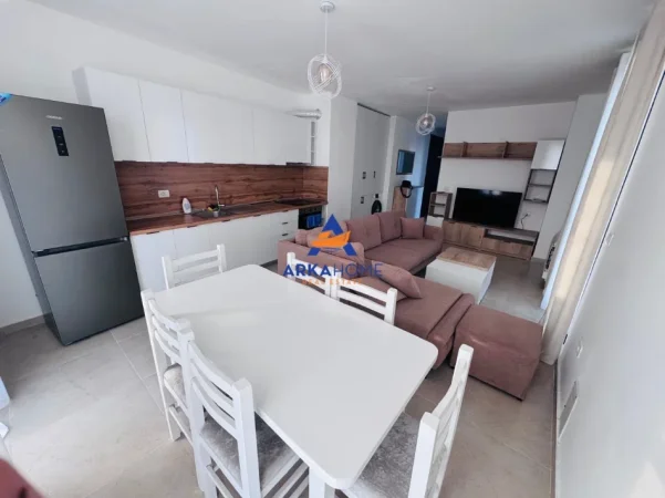 Tirane, jepet me qera apartament 2+1+Ballkon Kati 5, 108 m² 482 € (5 MAJI)