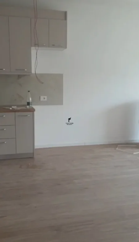 Tirane, jepet me qera apartament 1+1 Kati 3, 60 m² 400 € (5 MAJI)