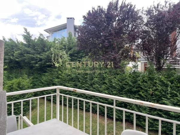 Tirane, jepet me qera apartament 1+1+Ballkon Kati 2, 73 m² 1.000 € 