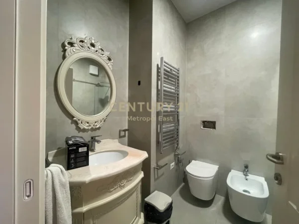 Tirane, jepet me qera apartament 1+1+Ballkon Kati 2, 73 m² 1.000 € 