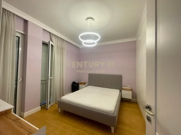 Tirane, jepet me qera apartament 1+1+Ballkon Kati 2, 73 m² 1.000 € 