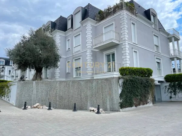 Tirane, jepet me qera apartament 1+1+Ballkon Kati 2, 73 m² 1.000 € 