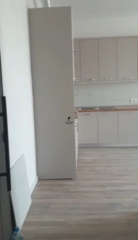 Tirane, jepet me qera apartament 2+1 Kati 3, 100 m² 500 € (5 MAJI)
