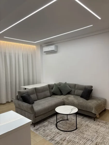 Tirane, jepet me qera apartament 1+1 Kati 4, 63 m² 800 € (Liqeni i Thatë)
