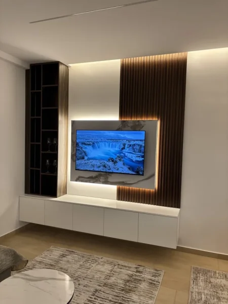 Tirane, jepet me qera apartament 1+1 Kati 4, 63 m² 800 € (Liqeni i Thatë)