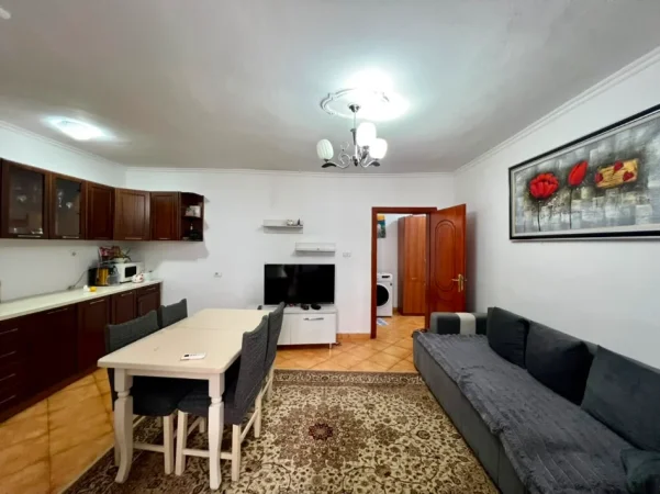 Tirane, jepet me qera apartament 1+1+Ballkon Kati 3, 54 m² 430 € (Tregu i Ri Elektrik)