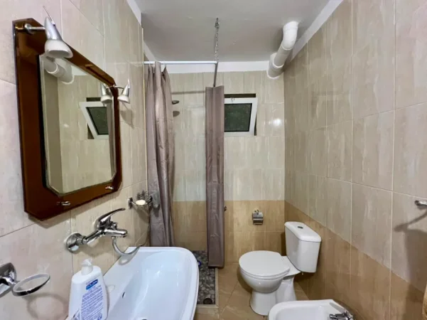Tirane, jepet me qera apartament 1+1+Ballkon Kati 3, 54 m² 430 € (Tregu i Ri Elektrik)