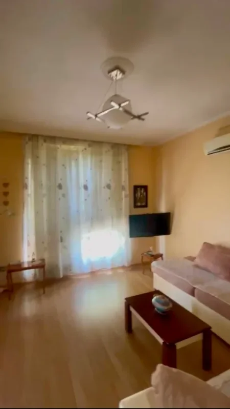 Tirane, jepet me qera apartament 1+1 Kati 5, 70 m² 500 € (Rruga Dritan Hoxha)