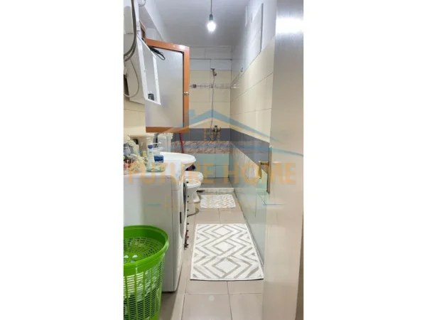 Tirane, jepet me qera apartament 1+1 Kati 1, 60 m² 420 €