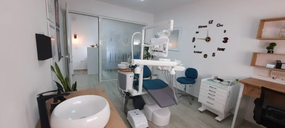Durres, jepet me qera nga Pronari, pa-komision ambjent biznesi Kati 1, 80 m² 380 €