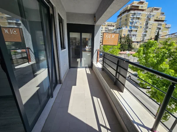 Durres, jepet me qera nga Pronari, pa-komision ambjent biznesi Kati 1, 80 m² 380 €