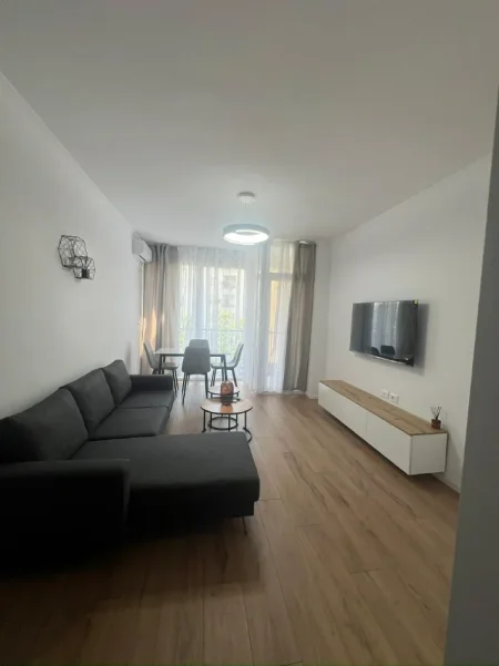 Tirane, jepet me qera apartament 1+1+Aneks+Ballkon , 600 € (rruga don bosko , jordan misja)