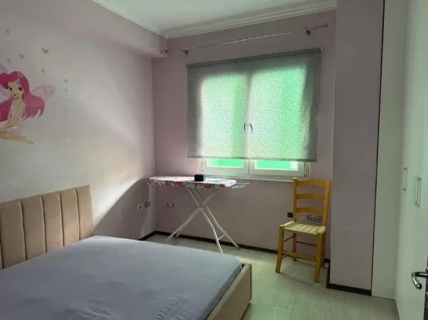 Tirane, jepet me qera apartament 2+1+Ballkon Kati 5, 85 m² 700 € (Komuna e parisit)