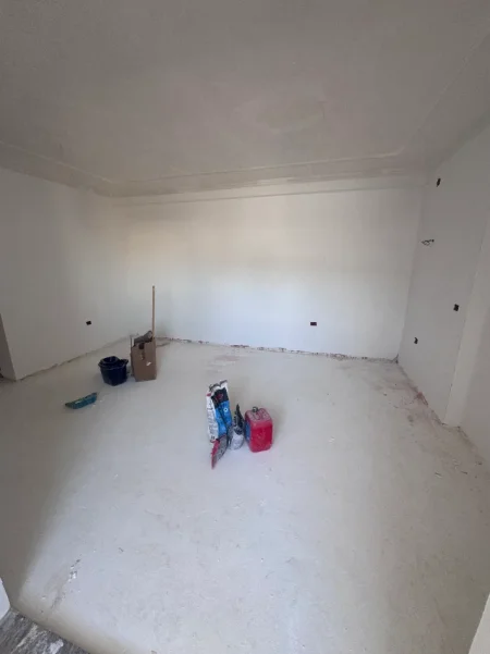 Tirane, shes apartament 1+1+Ballkon Kati 5, 70 m² 135.000 € (Vasil Shanto te Keshi)