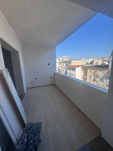 Tirane, shes apartament 1+1+Ballkon Kati 5, 70 m² 135.000 € (Vasil Shanto te Keshi)