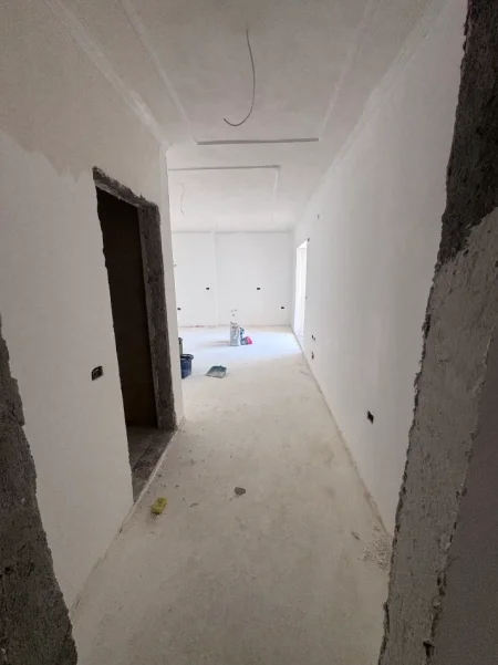 Tirane, shes apartament 1+1+Ballkon Kati 5, 70 m² 135.000 € (Vasil Shanto te Keshi)