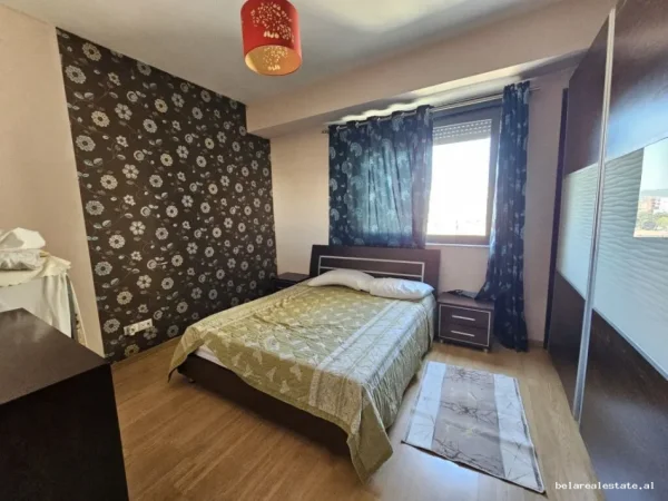 Tirane, jepet me qera apartament 2+1 Kati 7, 110 m² 640 € (rruga Gjon Buzuku)