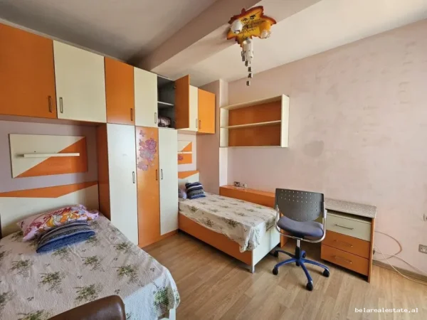 Tirane, jepet me qera apartament 2+1 Kati 7, 110 m² 640 € (rruga Gjon Buzuku)