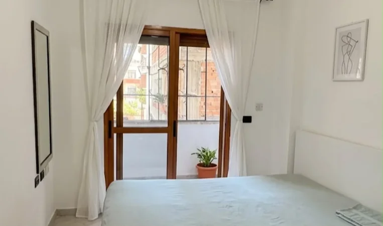 Tirane, jepet me qera apartament 2+1 Kati 4, 58 m² 420 € 