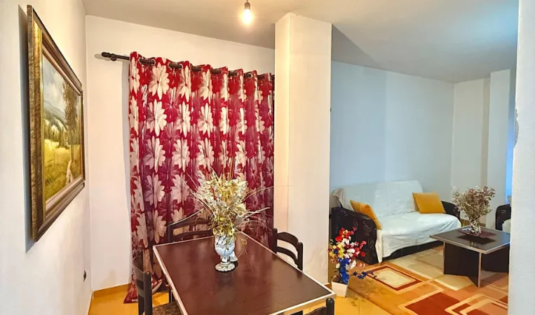 Tirane, jepet me qera apartament 1+1 Kati 4, 70 m² 420 € 