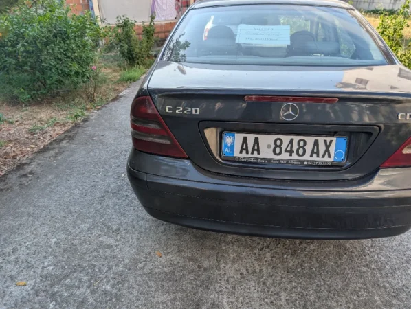 Tirane, shes SUV Mercedes benz. W203 Nafte, blu e errët manuale Kondicioner 260.003 km 1.900 €
