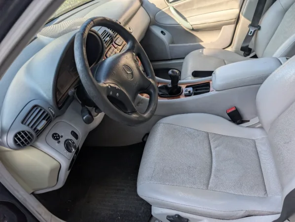 Tirane, shes SUV Mercedes benz. W203 Nafte, blu e errët manuale Kondicioner 260.003 km 1.900 €