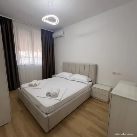 Tirane, jepet me qera apartament 1+1 Kati 5, 85 m² 690 € (Rruga e Kavajes)
