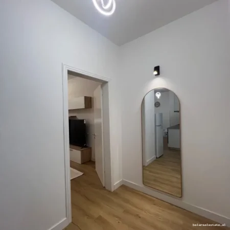 Tirane, jepet me qera apartament 1+1 Kati 5, 85 m² 690 € (Rruga e Kavajes)