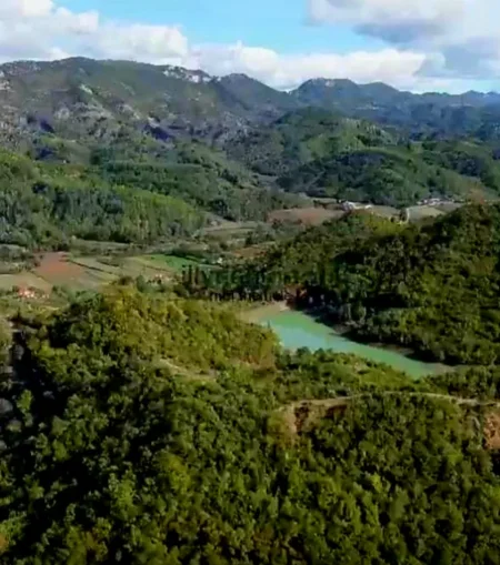 TIRANE SHITET TOKE NE PETRELE 14.000 m² 840.000 € (PETRELË)