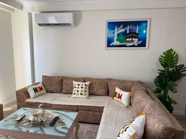 Tirane, jepet me qera apartament 2+1+Aneks+Ballkon Kati 5, 430 € (fresku)