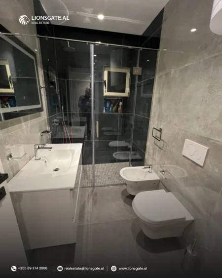 Tirane, jepet me qera apartament 2+1 , 84 m² 700 € 