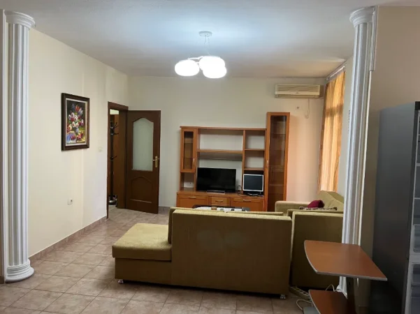Tirane, jepet me qera apartament 1+1+Aneks+Ballkon Kati 5, 69 m² 600 € (Rruga Sulejman Delvina)