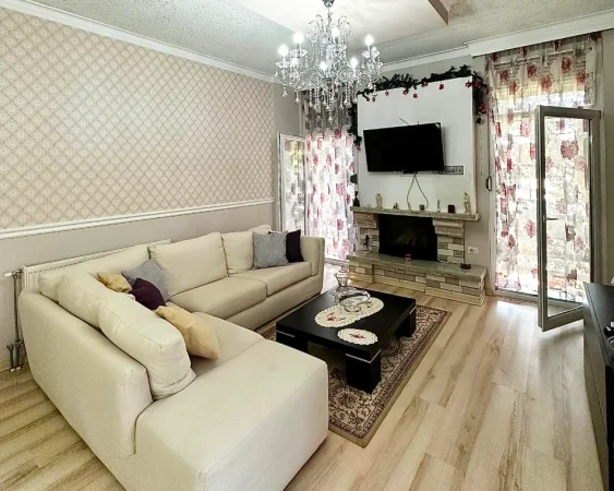 Pogradec, shitet apartament 3+1+Aneks+Ballkon Kati 2, 150 m² 185.000 € (Pranë Parkut të Drilonit)