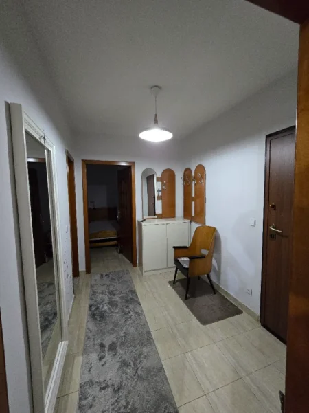 Tirane, jepet me qera apartament 1+1 Kati 2, 50 m² 400 € (Irfan Tomini)