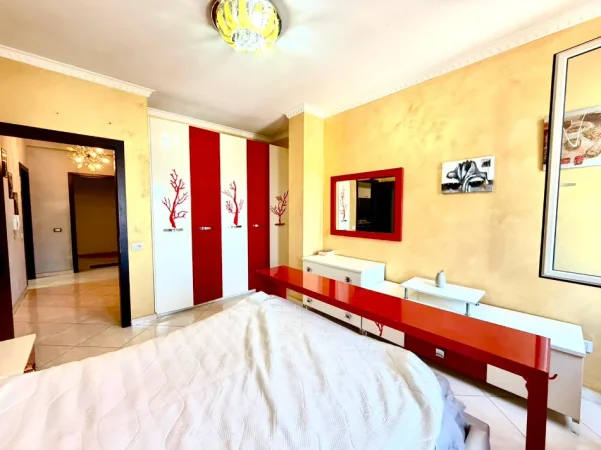 Tirane, jepet me qera apartament 1+1 Kati 4, 65 m² 550 € 