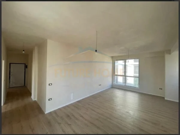 SHITET APARTAMENT 3+1 KOMUNA E PARISIT