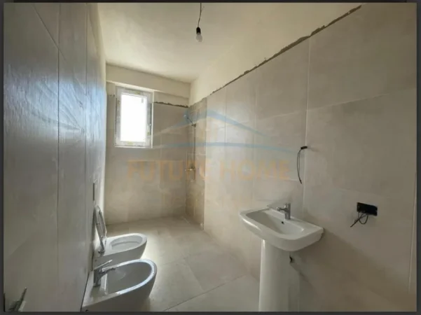 SHITET APARTAMENT 3+1 KOMUNA E PARISIT